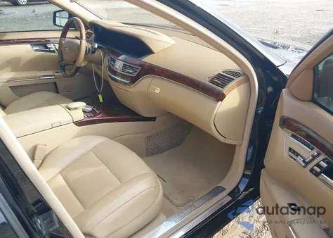 2012 Mercedes-Benz S 550 из США, поврежденный, VIN WDDNG7DB3CA448758